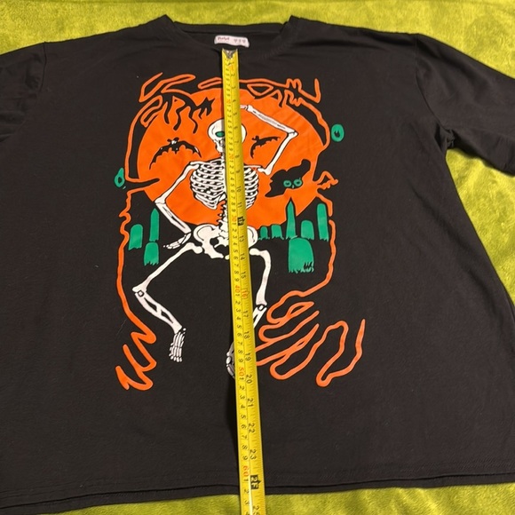 ROMWE Graphic Skeleton T-shirt Sz Medium - Picture 3 of 4